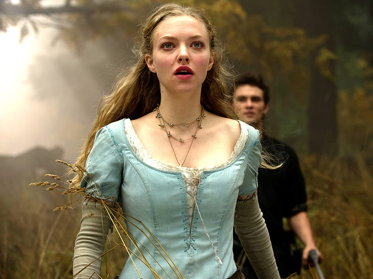 Ama Seyfried in Red Riding Hood Movie, movie, amanda, seyfried, riding, hood, HD wallpaper