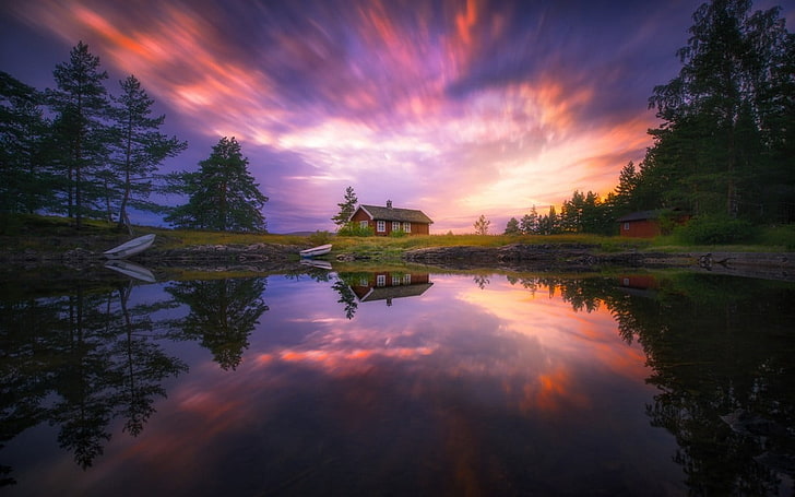 casa pintada de marrón, naturaleza, paisaje, Noruega, larga exposición, lago, cabaña, reflexión, cielo, puesta de sol, agua, árboles, barco, Fondo de pantalla HD