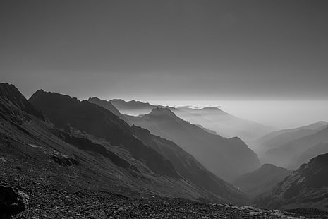 foto en escala de grises de montañas, escala de grises, foto, montañas, Valle de Aosta, Italia, Cogne, blanco y negro, bw, monocromo, montaña, naturaleza, pico de montaña, paisaje, puesta de sol, al aire libre, pintorescos, colina, niebla, valle, Fondo de pantalla HD HD wallpaper