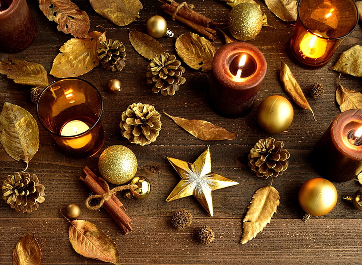 foglie, stelle, palline, giocattoli, bastoncini, candele, cannella, Natale, protuberanze, oro, Capodanno, Sfondo HD