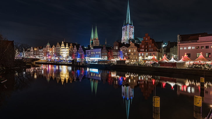 architecture, city, cityscape, building, Lübeck, Germany, river, night, clouds, church, house, lights, markets, trees, tower, long exposure, winter, reflection, street, HD wallpaper