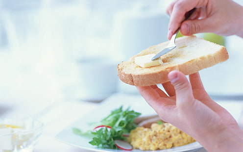 cuchillo de mantequilla de plata, pan, mantequilla, comida, manos, Fondo de pantalla HD HD wallpaper