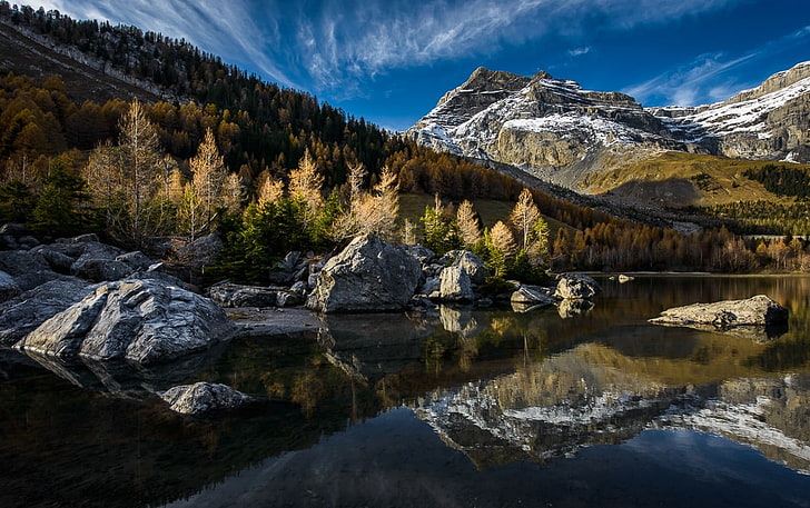 낮 동안 강 근처 녹색 산, 호수, 산, 숲, 반사, 스위스가, 눈 덮인 피크, 자연, 풍경, HD 배경 화면