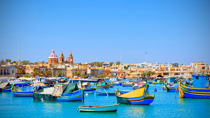 マルタ、海、ボート、家、青い空、旅行場所、マルタ、海、ボート、家、青い、空、旅行、場所、 HDデスクトップの壁紙