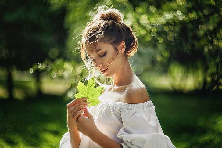face, women outdoors, plants, leaves, green, women, Maxim Makarov, HD wallpaper