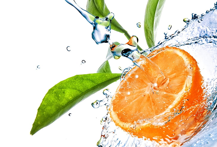 맑은 물에 오렌지 과일 벽지, 오렌지, 잎, 물, 액체, HD 배경 화면