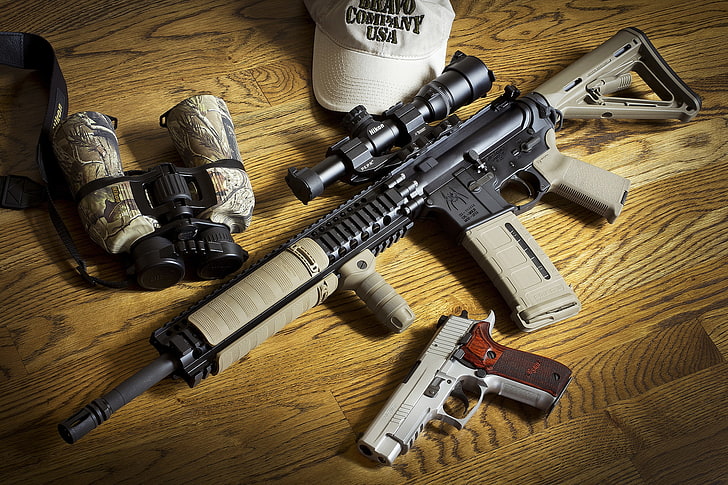 черно-серая штурмовая винтовка, пистолет, оружие, бинокль, AR-15, BCM, штурмовая винтовка, Sig P226, HD обои