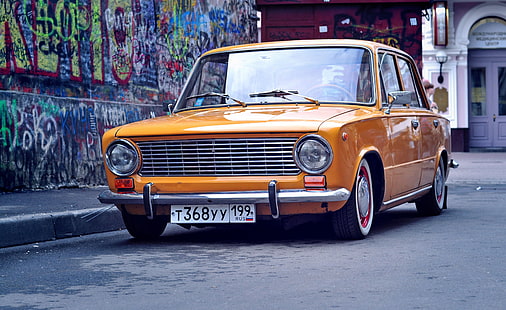 żółty Tofas Murat sedan, ulica, tło, tapeta, graffiti, grosz, Lada, vaz, 2101, resto, low classic, Tapety HD HD wallpaper