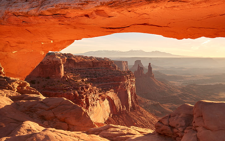 Finestra, Mesa Arch, Canyonlands - UTAH, marrón, canyonlands, cañones, desierto, hitos, mesaarch, naturaleza, naranja, fotografía, utah, Fondo de pantalla HD