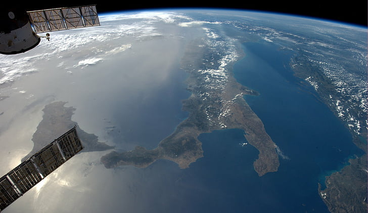 Земля, Из космоса, Апеннинский полуостров, Облако, Италия, Средиземное море, Орбитальная станция, Сицилия, HD обои