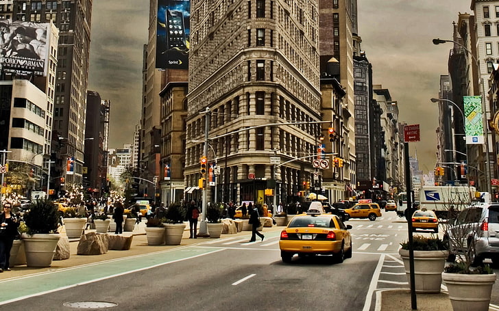 Flatiron Building, New York, stad, stadsbild, arkitektur, väg, byggnad, skyskrapa, moln, New York City, taxi, bil, gata, Manhattan, Flatiron Building, människor, skyltar, trafikljus, HD tapet