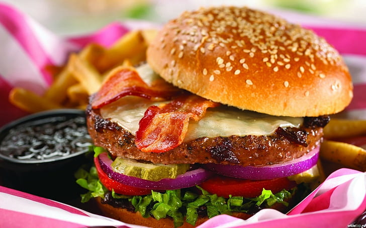 Hamburger, Fast food, Roll, Bacon, Onions, Tomato, Salad, Sauce, HD wallpaper