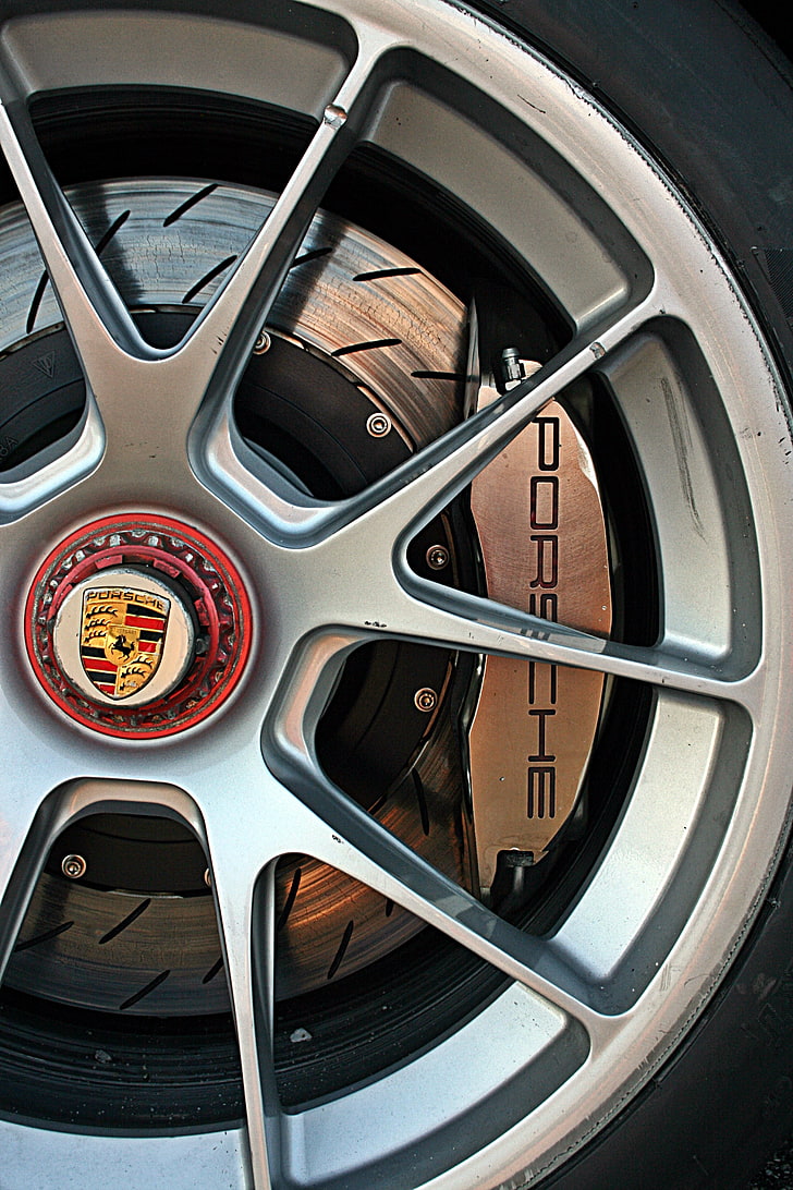 Porsche gris rueda de vehículo con radios, Porsche, coche, coches de carreras, calle, carretera, llantas, coche deportivo, Fondo de pantalla HD, fondo de pantalla de teléfono