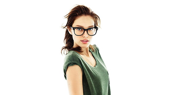 camiseta verde de gola alta feminina, óculos, mulheres, morena, Emily DiDonato, olhos azuis, mulheres de óculos, rosto, modelo, HD papel de parede HD wallpaper