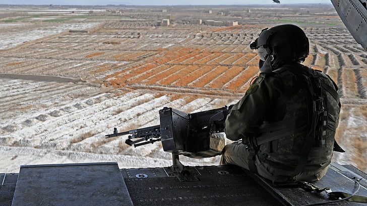войник, седнал на самолет, канадски въоръжени сили, войник, хеликоптер, JTF, Афганистан, Air Wing, MMG, HD тапет
