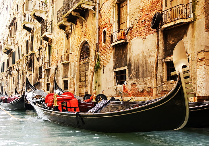 black and white canoes, Windows, building, channel, architecture, Venice, Italy, gondola, balcony, HD wallpaper