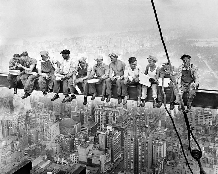 Almuerzo en lo alto de un rascacielos, historia, monocromo, edificio, trabajadores, alta vista, Fondo de pantalla HD