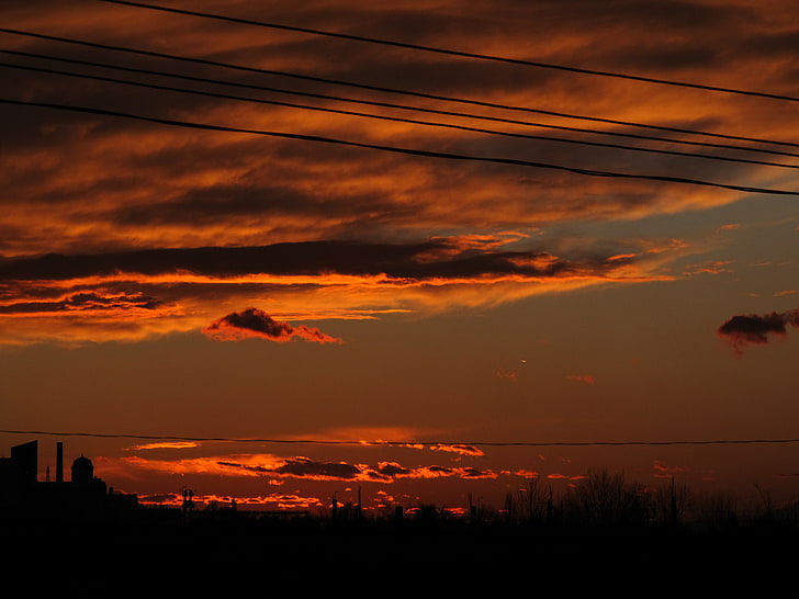 黒いケーブル線、日没、雲、オレンジ色の空、夕暮れ、空、空景、 HDデスクトップの壁紙