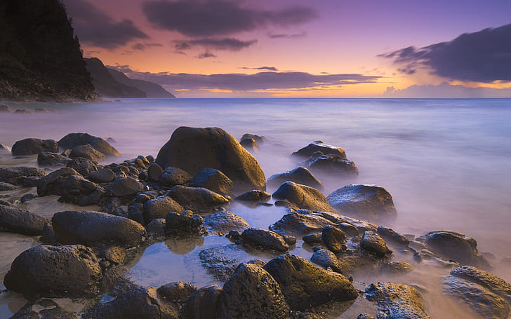 Скали на плажа по залез слънце, Хавай, САЩ, скала върху водно тяло снимка, Скали, плаж, залез, Хавай, САЩ, HD тапет