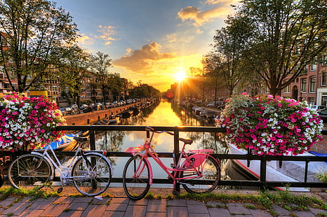 лъчи, залез, цветя, машина, мост, градът, дом, лодки, вечерта, Амстердам, канал, Холандия, велосипеди, Холандия, HD тапет HD wallpaper