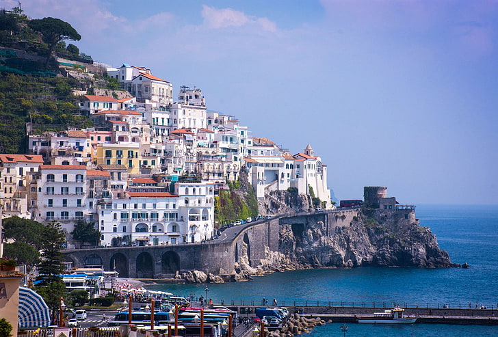 amalfi, costiera amalfitana, campania, scogliera, costa, case, italia, mediterraneo, pittoresco, roccia, Sfondo HD