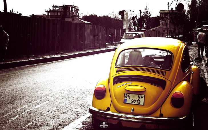 yellow Volkswagen Beetle, car, Volkswagen, selective coloring, HD wallpaper