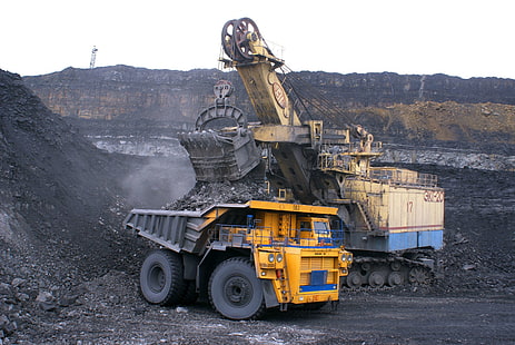 belaz, samochód, węgiel, wydobycie węgla, góra węgla, wywrotka, koparka, gigantyczne proporcje, przemysł, minerały, Rosja, Syberia, praca, Tapety HD HD wallpaper
