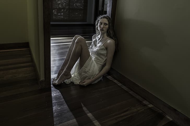barefoot, sitting, on the floor, women, indoors, women indoors, legs together, HD wallpaper