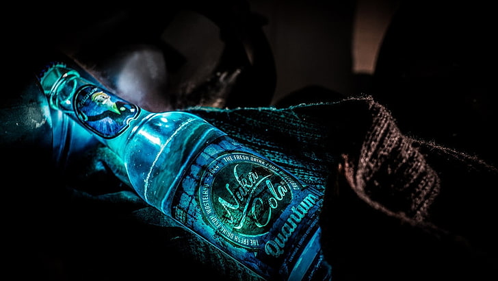 mavi etiketli cam şişe, serpinti, serpinti 3, Nuka Cola, parlayan, video oyunları, serpinti: New Vegas, serpinti 4, şişeler, mavi, mavi, HD masaüstü duvar kağıdı