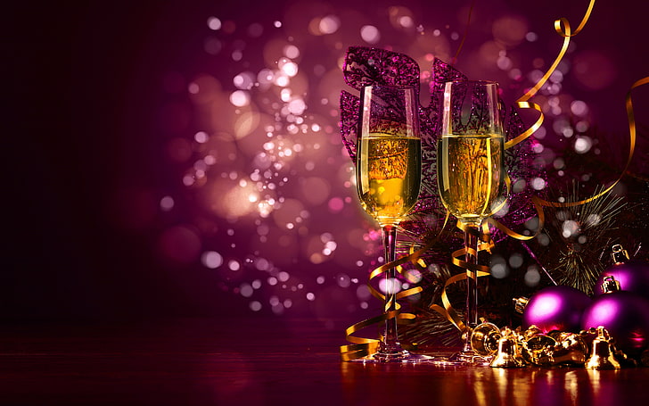 シャンパンのグラスで新年トーストかわいい紫色のクリスマス背景4500×2813、 HDデスクトップの壁紙