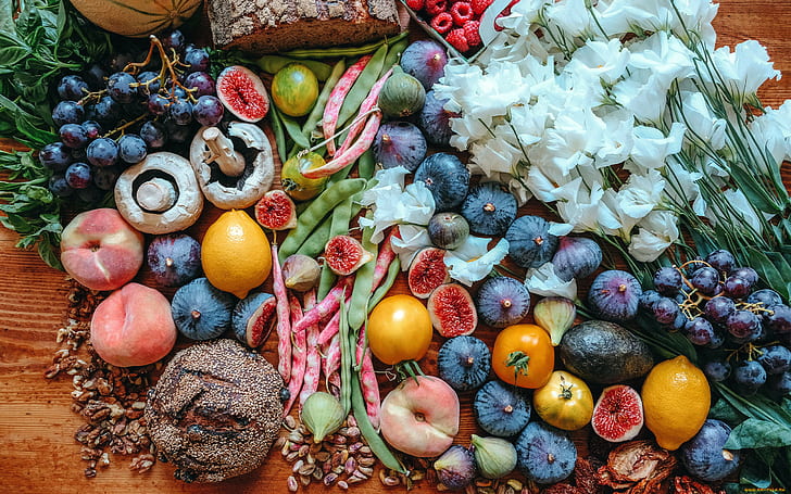 カラフル、食べ物、果物、ブドウ、キノコ、花、パン、木の表面、イチジク、レモン、豆、 HDデスクトップの壁紙