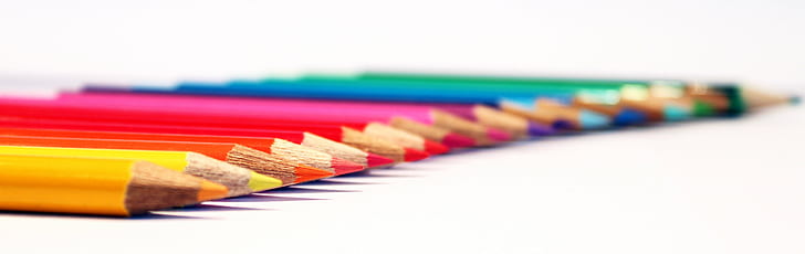 تصوير ماكرو لمجموعة أقلام ملونة ، أقلام رصاص ، تصوير ماكرو ، قلم رصاص ملون ، تلوين ، قلم رصاص ، متعدد الألوان ، ألوان ، قلم تلوين ، تعليم ، معدات ، أصفر ، خشب - مادة ، أزرق ، مقرّبة، خلفية HD