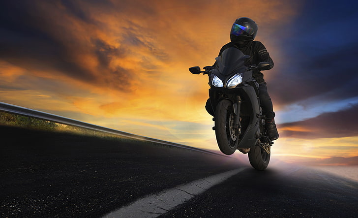 черный спортивный мотоцикл, дорога, природа, движение, разметка, скорость, вечер, поворот, мотоцикл, байкер, байк, мото, боке, обои., полный газ, ощущение скорости, красивый фон, HD обои