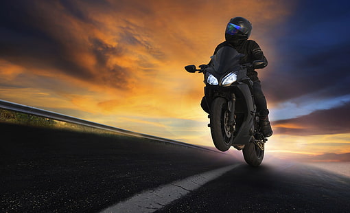 черен спортен мотоциклет, път, природа, движение, надценка, скорост, вечер, завой, мотоциклет, моторист, мотор, мото, боке, тапет., пълна газ, усещане за скорост, красив фон, HD тапет HD wallpaper