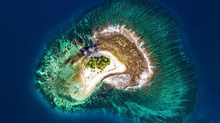 zadrzewiona wysepka, plaża, woda, morze, piasek, drzewa, wyspa, fale, zdjęcie z drona, Tapety HD