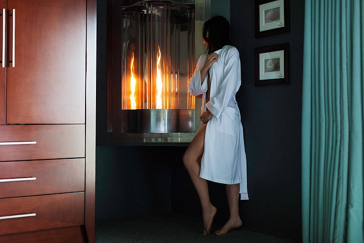 Amanda Cerny, model, kadınlar, bornoz, esmer, bacaklar, kadınlar kapalı, HD masaüstü duvar kağıdı