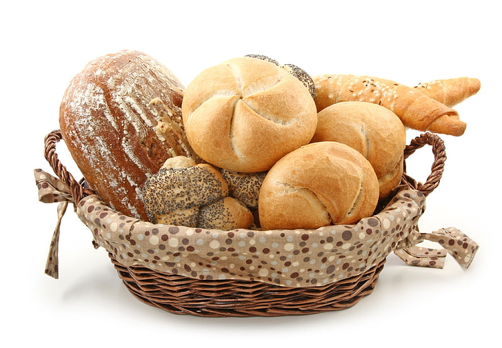 разнообразие от хляб и кафява плетена кошница, партида, хляб, кифлички, кошница, HD тапет