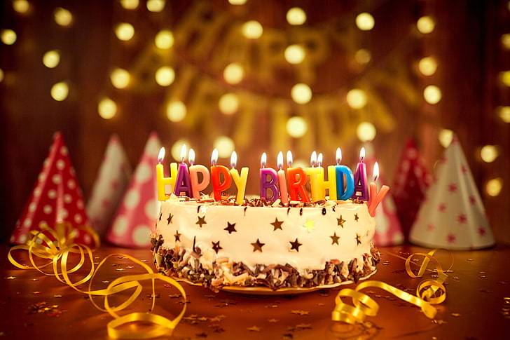 белый и коричневый торт, свечи, торт, боке, украшения, Happy, день рождения, HD обои