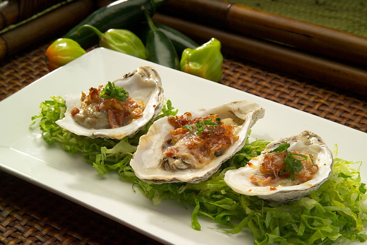 rectangular white ceramic plate, oysters, bacon, cheese, lettuce, meal, gourmet, HD wallpaper