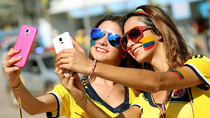 women's blue and gold-colored sunglasses, FIFA World Cup, women, selfies, sunglasses, smiling, Colombia, brunette, Samsung Galaxy S2, sports jerseys, smartphone, soccer girls, women with glasses, Latinas, HD wallpaper