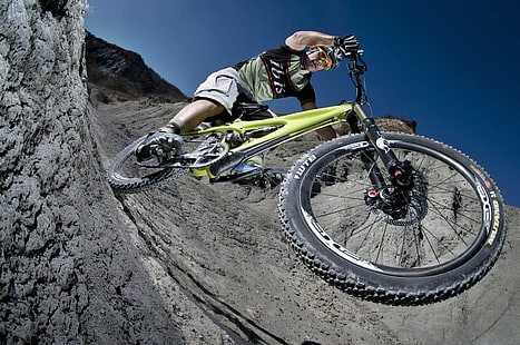 bicicleta verde de suspensión completa, bicicletas de montaña, montañas, rocas, deporte, Fondo de pantalla HD HD wallpaper