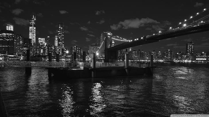 Boar Docks By The Brooklyn Bridge, lights, docks, river, black and white, city, bridge, nature and landscapes, HD wallpaper