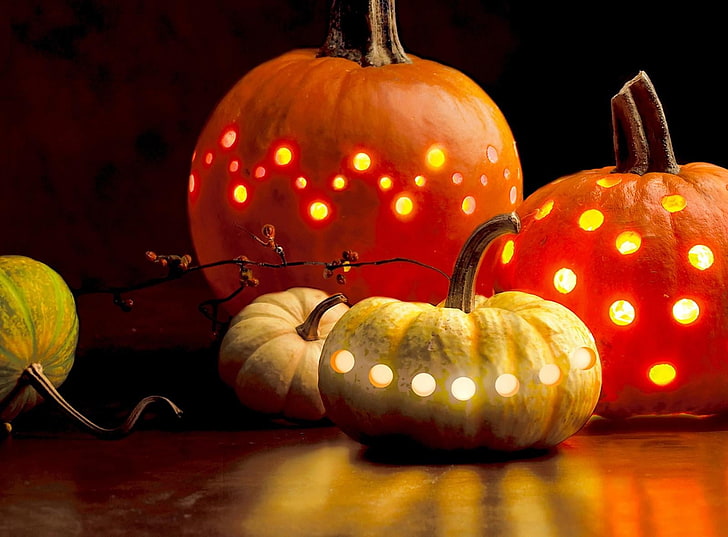 quattro decorazioni di zucca a tema Halloween, Halloween, vacanze, zucche, ghirlande, Sfondo HD