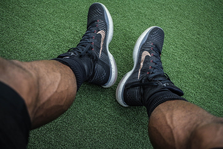 paire de chaussures noires de running Nike, athlète, pieds, muscles, baskets, nike, Fond d'écran HD