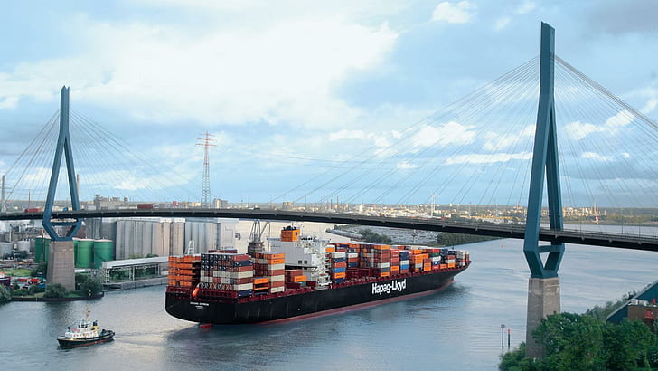 Container Ship Under Bridge In Chicago, brown cargo, ship, river, bridge, tug boat, nature and landscapes, HD wallpaper