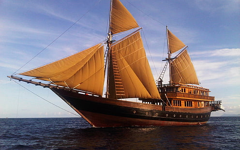 barco de vela marrón y beige, barco, vela, mar, cielo, Fondo de pantalla HD HD wallpaper