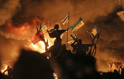 النار ، العلم ، كييف ، ميدان ، المتظاهرين ، أوكرانيا ، الأوكرانيين، خلفية HD HD wallpaper