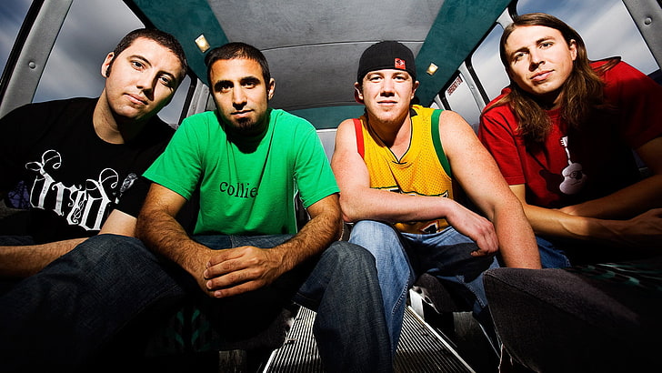 Männer grünes T-Shirt, Rebellion, Band, Mitglieder, T-Shirts, Bus, HD-Hintergrundbild