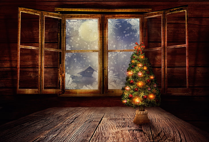 ilustracja zielona choinka, śnieg, noc, księżyc, okno, drzewo, okiennice, ozdoby świąteczne, Tapety HD