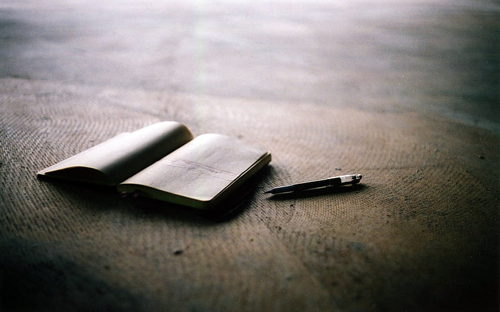 stylo à bille noir, livre, pensées, poignée, journal, attaché, carnet de notes, Fond d'écran HD